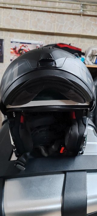 Casco Moto NZI Integral Verde. Sin Visera.