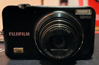 Cámara Digital Compacta Fujifilm 12MP 5x Zoom