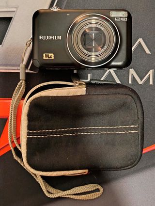 Cámara Digital Compacta Fujifilm 12MP 5x Zoom