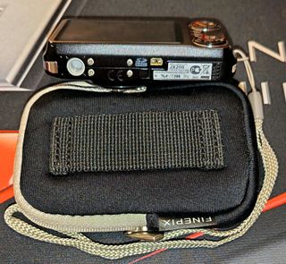 Cámara Digital Compacta Fujifilm 12MP 5x Zoom