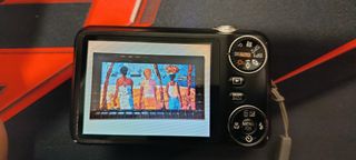 Cámara Digital Compacta Fujifilm 12MP 5x Zoom