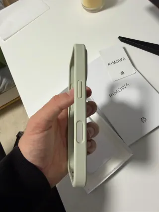 Rimowa iPhone 17 Pro