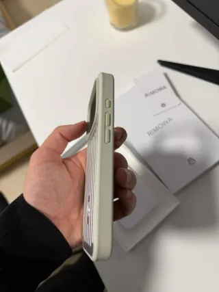 Rimowa iPhone 17 Pro