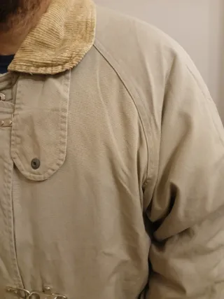 Giubbotto uomo vintage beige con moschettoni