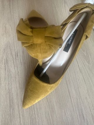 Zapatos de vestir KAYOME amarillos con lazo