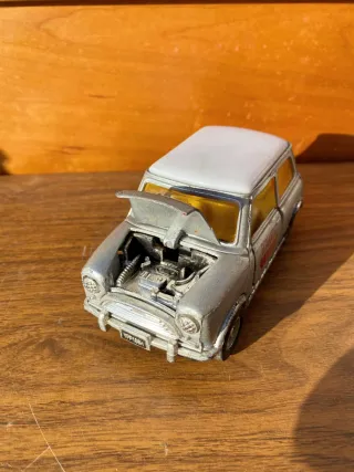 MINIATURA ORIGINAL MINI COOPER WEEKEND ESCALA 1:32