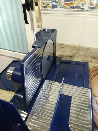 Cortafiambres Jata Preciso Inox Azul