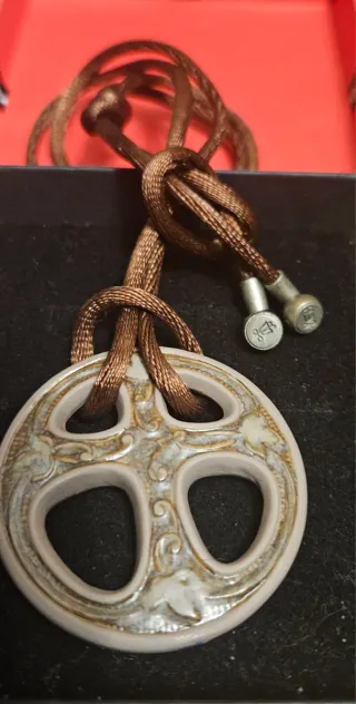 Colgante Porcelana Lladro Beige y Dorado