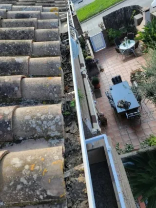 LIMPIEZA DE CANALÓNES Y TEJADOS