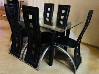 Mesa Comedor Cristal y Sillas Cuero Negro