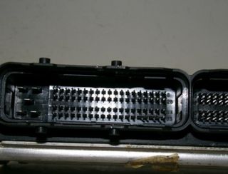 Kia 109576 0281011024 centralita motor ecu carens