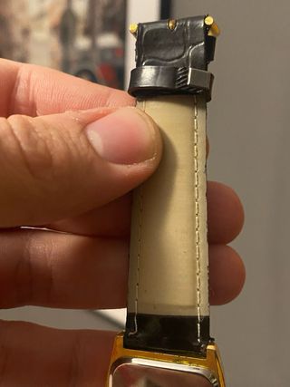 Reloj Guess Dorado y Negro