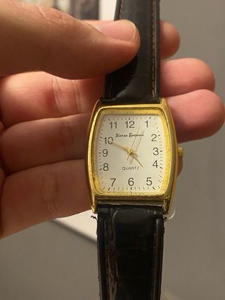 Reloj Guess Dorado y Negro