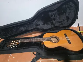 Guitarra Clásica con Funda
