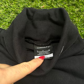 Jersey Nike cuello vuelto negro