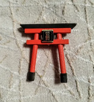 Imán Torii Rojo y Negro