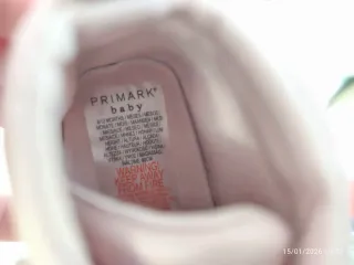 Zapatitos rosas para bebé con estrellas