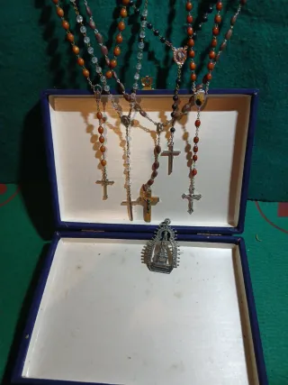 Antiguo Rosario con Caja y Medalla
