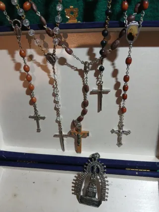 Antiguo Rosario con Caja y Medalla