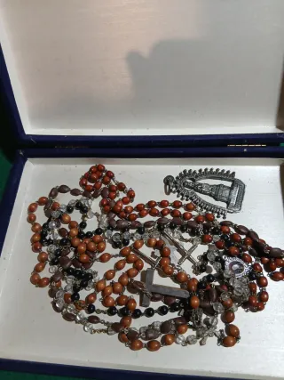 Antiguo Rosario con Caja y Medalla