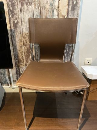 4 Sillas Diseño Piel y Metal