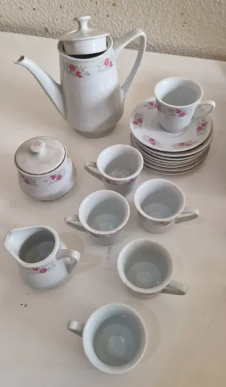 Juego de café porcelana flores rosas