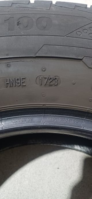 Continental 225/75 R16C 118/116 R