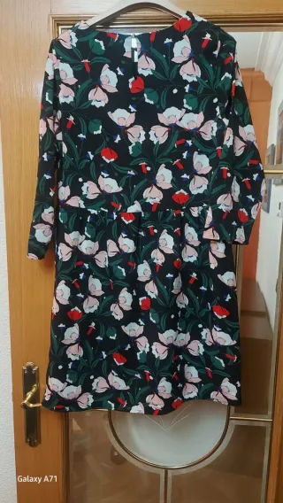Vestido estampado floral negro