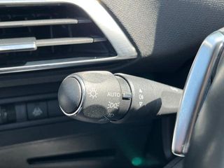 Peugeot 3008 Hybrid 225 Allure e-EAT8 165 kW (225 CV)