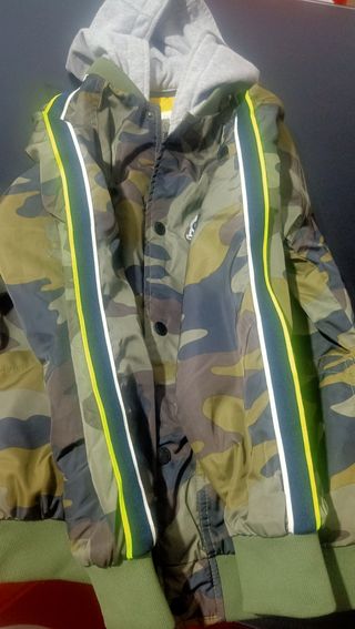 Chaqueta Zara Camuflaje Niño Talla 152