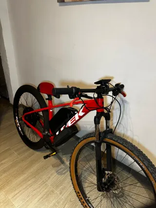 Bici Eléctrica Trek Roja