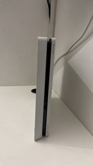 PlayStation 4 Slim 500GB Bianca