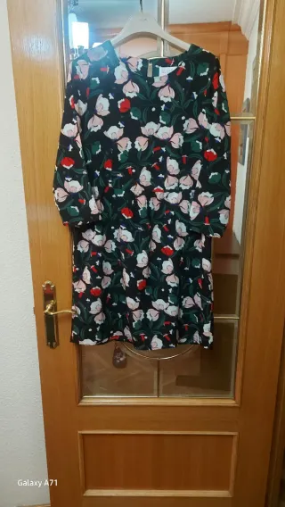 Vestido estampado flores negro