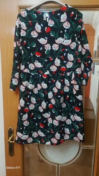 Vestido estampado flores negro