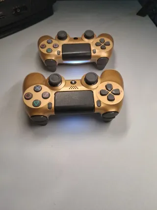 Pareja Mandos PS4 Dorados
