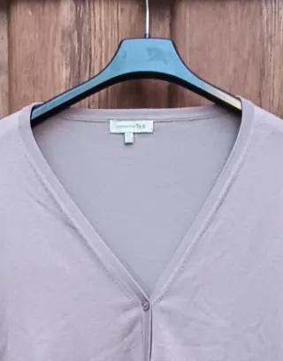 Chaqueta lila con bordado floral