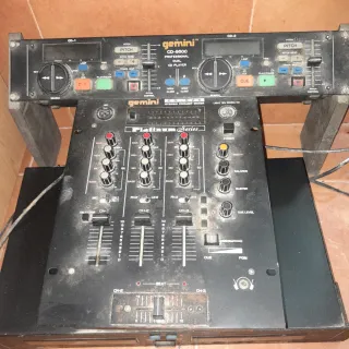 Gemini CD-9500 Doble Reproductor CD + Mesa Mezclas