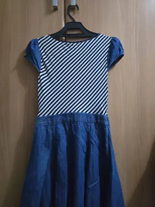 Vestido vaquero con rayas. Talla Única. 3 EUROS
