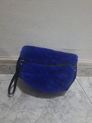 Neceser o bolso azul y negro