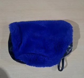 Neceser o bolso azul y negro