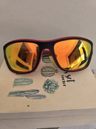 Gafas de sol deportivas. NUEVAS. 5,80 EUROS