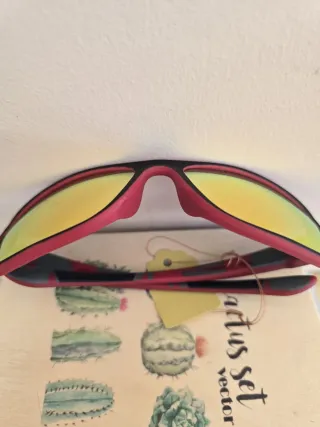 Gafas de sol deportivas. NUEVAS. 5,80 EUROS