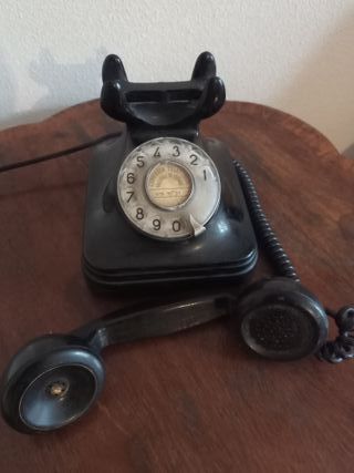 Teléfono antiguo CTNE baquelita años 40