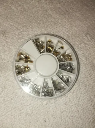 Decoración Uñas Metal y Plástico