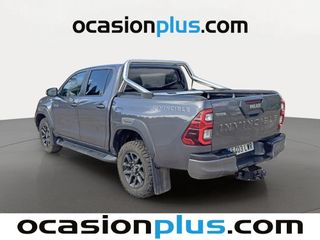 Toyota Hilux 2.8 D-4D C. Doble Invincible A/T 150 kW (204 CV)