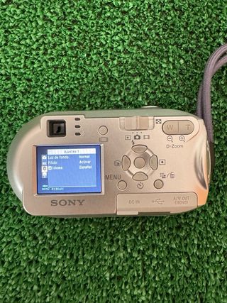 Cámara Digital Sony Cyber-Shot P43 Plata