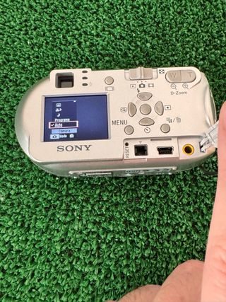 Cámara Digital Sony Cyber-Shot P43 Plata