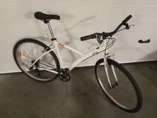 BICICLETA PASEO.  BARRA BAJA.  RUEDAS DE 700