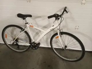 BICICLETA PASEO.  BARRA BAJA.  RUEDAS DE 700