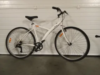 BICICLETA PASEO.  BARRA BAJA.  RUEDAS DE 700